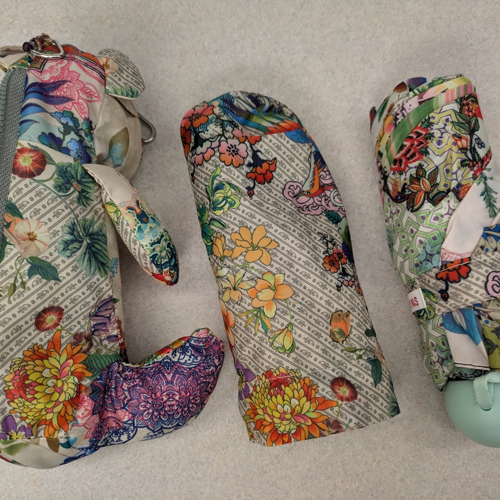 Johnny Was NWT Floral Patchwork UMBRELLA Hidden in a Teddy Bear Case with Clip! - Picture 5 of 11